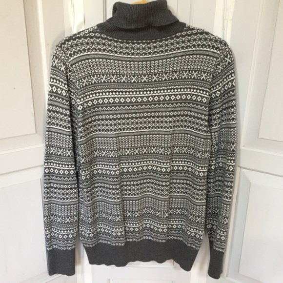 L.L. Bean Gray Patterned Turtleneck Sweater - Picture 12 of 16